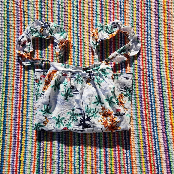 🌴 White Oasis Summer Tank Top 🦩 - Picture 2 of 9